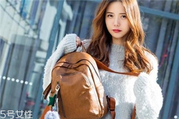 雙肩包怎么背好看？雙肩包搭配技巧