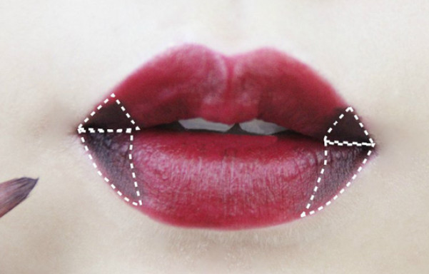 先涂口紅還是先涂唇蜜比較好 先涂口紅還是先涂唇蜜比較好