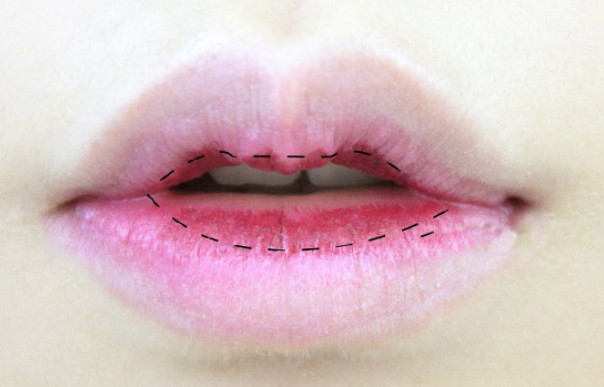 先涂口紅還是先涂唇蜜比較好 先涂口紅還是先涂唇蜜比較好