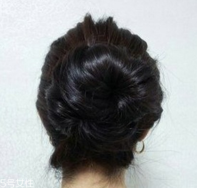 發(fā)量少簡單隨意丸子頭教程 發(fā)量少也能hold住的丸子頭 發(fā)量少簡單隨意丸子頭教程 發(fā)量少也能hold住的丸子頭