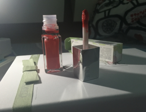 倩碧小方唇釉怎么樣？倩碧唇釉使用心得