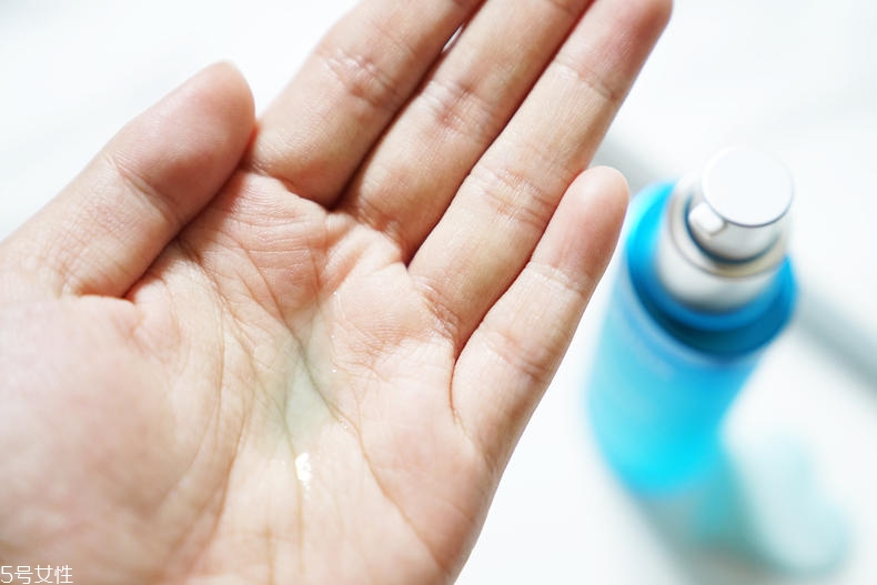 嬌韻詩(shī)不死鳥(niǎo)水精華適合夏天嗎 嬌韻詩(shī)不死鳥(niǎo)水精華評(píng)測(cè) 嬌韻詩(shī)不死鳥(niǎo)水精華適合夏天嗎 嬌韻詩(shī)不死鳥(niǎo)水精華評(píng)測(cè)