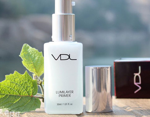 提亮液和隔離先用哪個 提亮液和隔離的使用順序 提亮液和隔離先用哪個 提亮液和隔離的使用順序