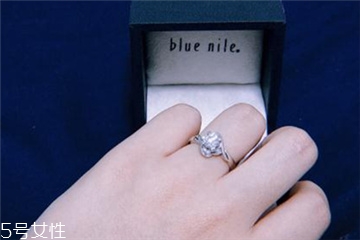 鉆戒可以用酒精洗嗎？鉆戒用酒精洗有影響嗎？