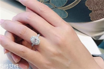 鉆戒可以用洗潔精洗嗎？鉆戒用洗潔精洗好嗎？