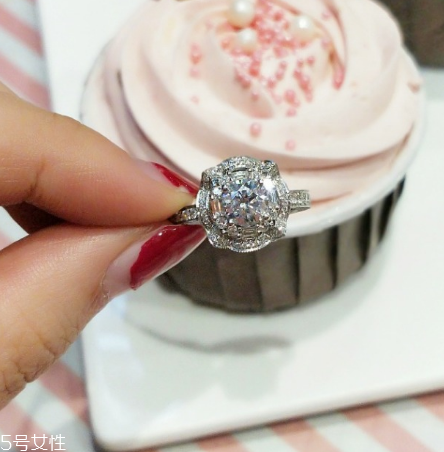 鉆戒可以用醋洗嗎？鉆戒用醋洗是對的嗎？