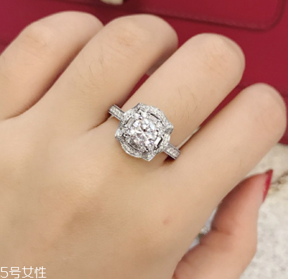 鉆戒可以用醋洗嗎？鉆戒用醋洗是對的嗎？