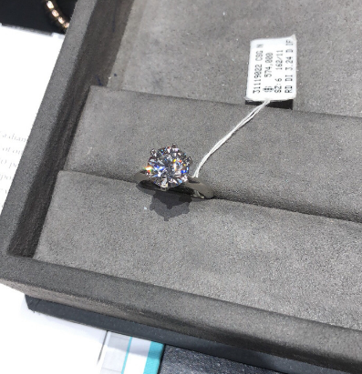 鉆戒可以戴著睡覺(jué)嗎？鉆戒睡覺(jué)要摘下嗎？