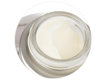 眼霜晚上用好還是白天用好？眼霜最佳使用時間