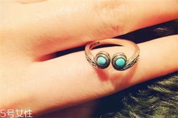 綠松石戒指可以碰水嗎？綠松石戒指沾水有影響嗎？