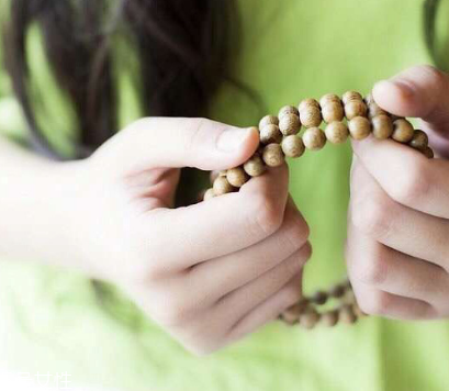 沉香手串一般多少錢？沉香手串市場(chǎng)價(jià)格