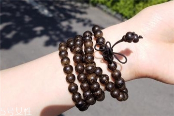沉香手串一般多少錢？沉香手串市場(chǎng)價(jià)格
