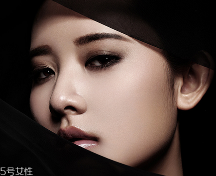 眼霜分年齡嗎？眼霜使用分年齡段嗎？