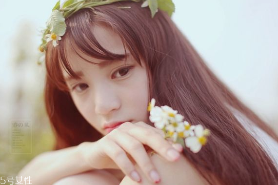 夏天頭發(fā)長(zhǎng)得快嗎 為什么夏天頭發(fā)長(zhǎng)得快 夏天頭發(fā)長(zhǎng)得快嗎 為什么夏天頭發(fā)長(zhǎng)得快