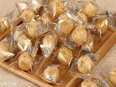 姜糖的功效和作用 姜糖有什么作用 姜糖的功效和作用 姜糖有什么作用