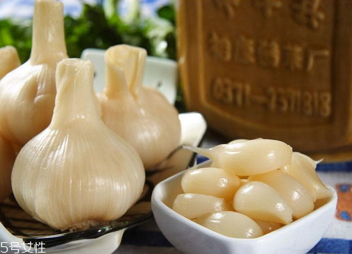 糖醋蒜的腌制方法 糖醋蒜怎么做？