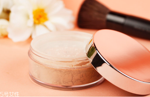 干性皮膚怎樣用散粉 干性皮膚用散粉方法 干性皮膚怎樣用散粉 干性皮膚用散粉方法