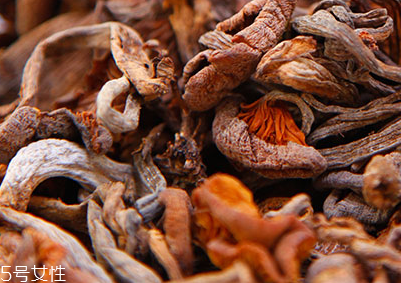 榛蘑能和雞一起吃嗎？榛蘑和雞一起吃的好處