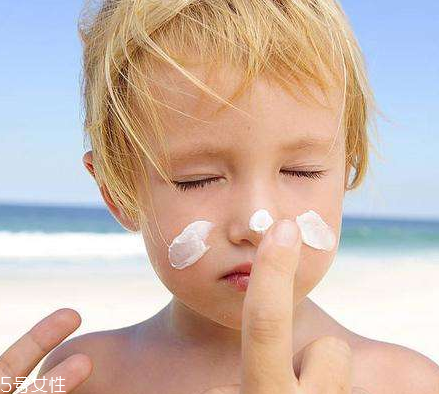 防曬霜要卸妝嗎？防曬霜用了要不要卸妝？