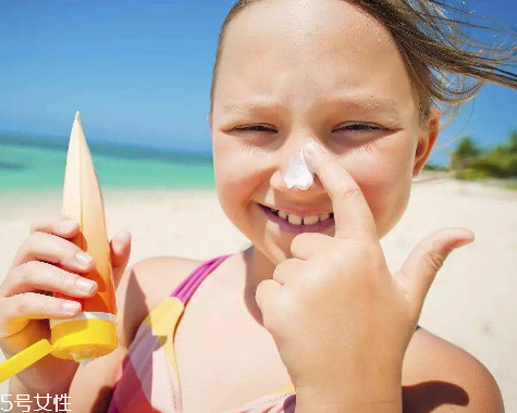 防曬霜為什么會(huì)變成水？防曬霜變成水還能用嗎？