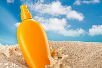 防曬霜為什么會(huì)刺激眼睛？防曬霜為什么會(huì)熏眼睛？