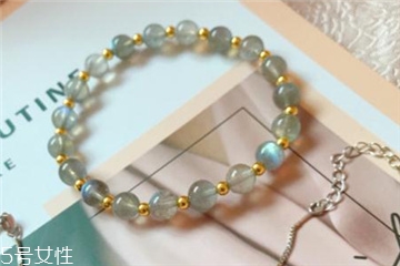 月光石手鏈?zhǔn)裁磧r(jià)位？月光石手鏈正品價(jià)格