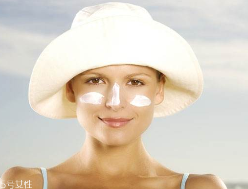 防曬霜對皮膚有傷害嗎？每天用防曬霜傷皮膚嗎？