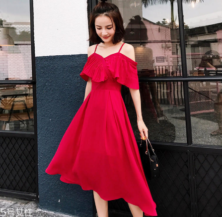 夏天穿什么顏色連衣裙好？夏天適合什么顏色連衣裙？