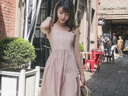 夏天穿什么顏色連衣裙好？夏天適合什么顏色連衣裙？
