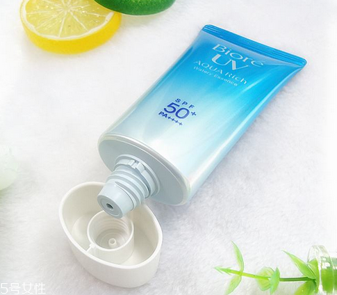 防曬霜兩年了還能用嗎？防曬霜可以用兩年嗎？