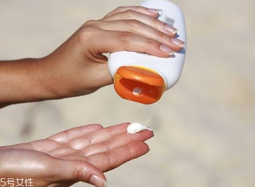 防曬霜兩年了還能用嗎？防曬霜可以用兩年嗎？