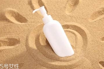 防曬霜里有熒光劑嗎？防曬霜含有熒光劑成分嗎？