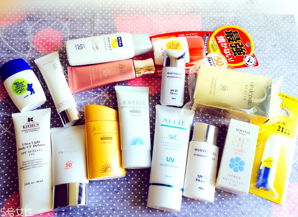 防曬霜里有熒光劑嗎？防曬霜含有熒光劑成分嗎？