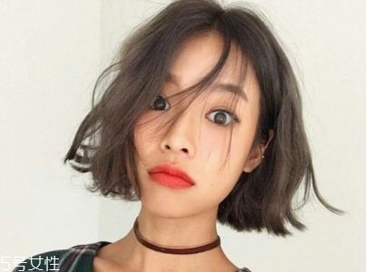 經(jīng)?；瘖y對皮膚有什么影響 經(jīng)?；瘖y對皮膚好嗎