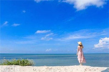 女生去海邊穿什么衣服？海邊度假怎么穿搭顯瘦？