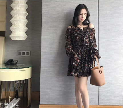 女生去海邊穿什么衣服？海邊度假怎么穿搭顯瘦？