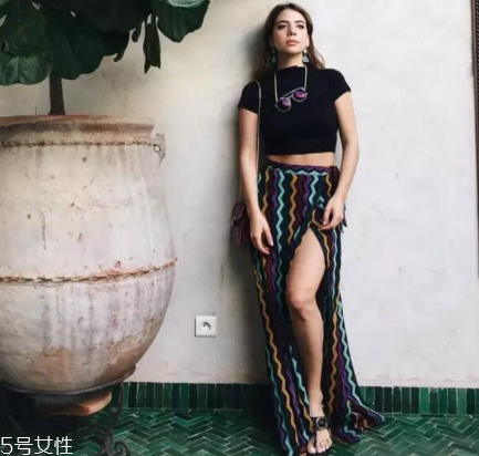 女生去海邊穿什么衣服？海邊度假怎么穿搭顯瘦？