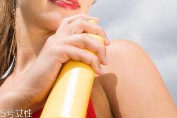 防曬噴霧會(huì)堵塞毛孔嗎？防曬噴霧容易堵毛孔嗎？