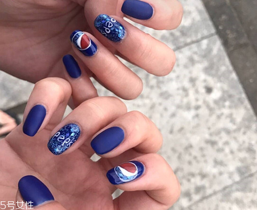 甲油膠為什么要燈照 甲油膠用燈照的原因 甲油膠為什么要燈照 甲油膠用燈照的原因