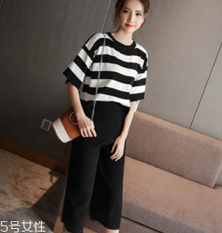 條紋闊腿褲怎么搭配衣服 條紋闊腿褲配什么上衣好看 條紋闊腿褲怎么搭配衣服 條紋闊腿褲配什么上衣好看