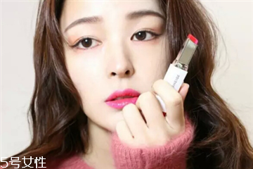 經(jīng)常化妝對(duì)皮膚有什么影響 經(jīng)?；瘖y的危害