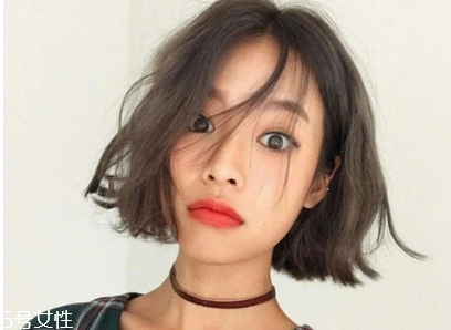 經(jīng)?；瘖y對(duì)皮膚有什么影響 經(jīng)?；瘖y的危害