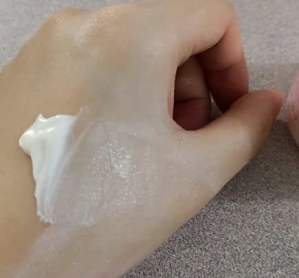 羽西白芍素顏霜好用嗎？羽西白芍素顏霜評測