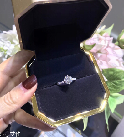 鉆戒和黃金戒指哪個(gè)好？鉆戒和黃金戒指哪個(gè)更保值？