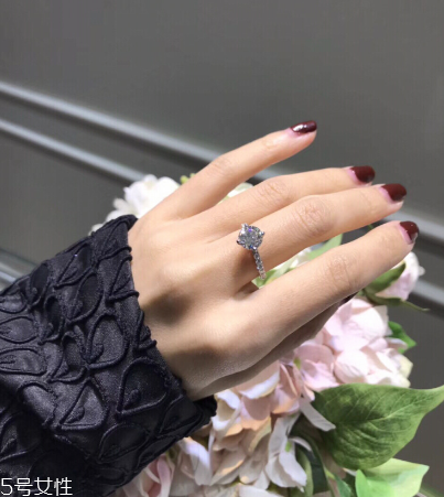 鉆戒和黃金戒指哪個(gè)好？鉆戒和黃金戒指哪個(gè)更保值？