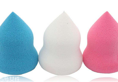 葫蘆和水滴粉撲哪個(gè)好 葫蘆和水滴粉撲的差別 葫蘆和水滴粉撲哪個(gè)好 葫蘆和水滴粉撲的差別