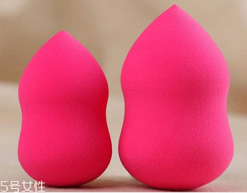 葫蘆和水滴粉撲哪個(gè)好 葫蘆和水滴粉撲的差別 葫蘆和水滴粉撲哪個(gè)好 葫蘆和水滴粉撲的差別