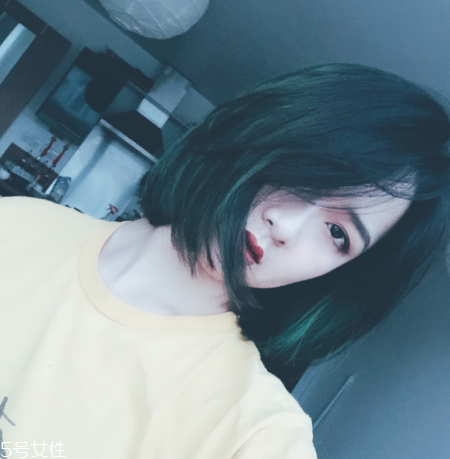 北極星發(fā)色在家自己怎么染 北極星發(fā)色能不漂發(fā)直接染嗎 北極星發(fā)色在家自己怎么染 北極星發(fā)色能不漂發(fā)直接染嗎