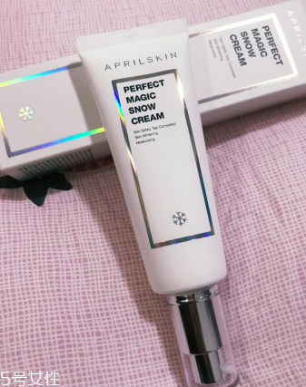 素顏霜涂完要不要打粉？擦素顏霜后要擦散粉嗎？