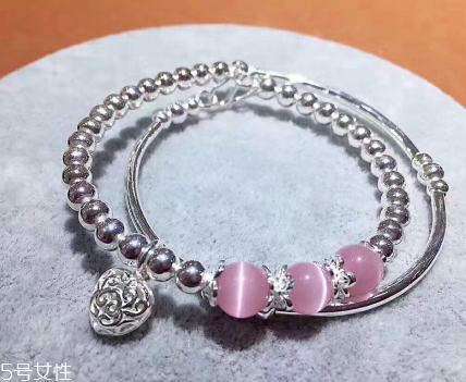 貓眼石有什么寓意？貓眼石的寓意是什么？